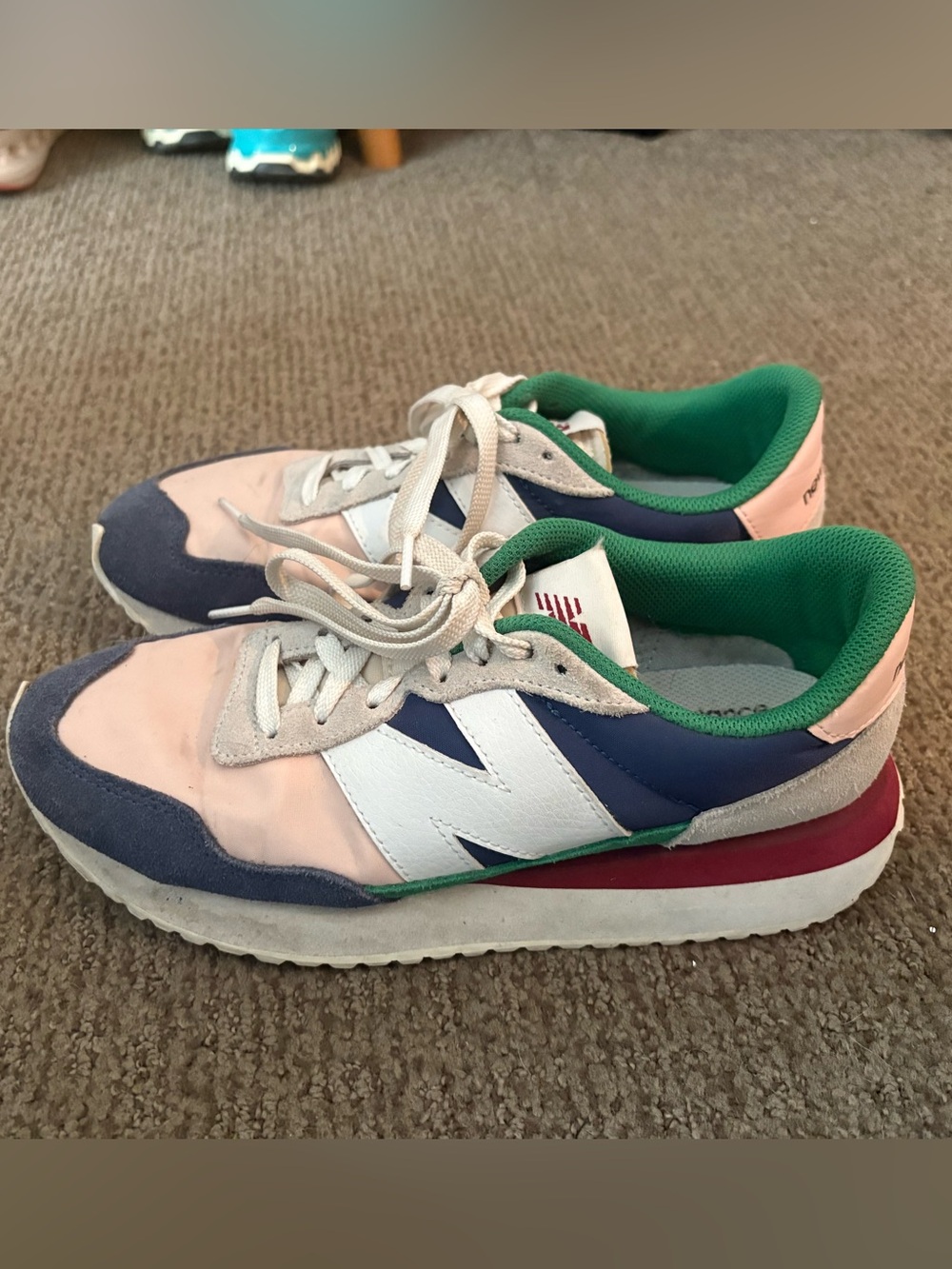 New Balance 237 Moon
Shadow/Pink Haze women's size 9